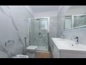 Apartementen Marin - 20m to the beach: A1(5) Podgora - Riviera Makarska  - Appartement - A1(5): badkamer met toilet