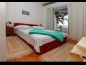 Apartementen en kamers Tomo 1 - at the beach: A4(2+2), RA1(2), RA2(2), RA3(2) Zaostrog - Riviera Makarska  - Appartement - A4(2+2): slaapkamer