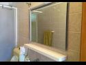 Apartementen Mir A1(4) Betina - Eiland Murter  - Appartement - A1(4): badkamer met toilet