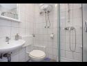 Apartementen Ines - central with free parking: A1(2+2), A2(2+2) Betina - Eiland Murter  - Appartement - A2(2+2): badkamer met toilet