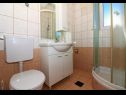 Apartementen Slađa - 150 m from beach: A1(4+1), A2(4+1) Jezera - Eiland Murter  - Appartement - A2(4+1): badkamer met toilet