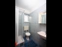 Apartementen Dragan  - close to the sea & center: A2(3+1), A3(3+1), A4(3+1), A5(3+1), A6(3+1) Jezera - Eiland Murter  - Appartement - A2(3+1): badkamer met toilet