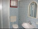 Apartementen en kamers Port - great loaction and free parking: A1 Veliki(4+1) , A2 Mali(4), SA3(2), R2 Mala(2) Murter - Eiland Murter  - Appartement - A1 Veliki(4+1) : badkamer met toilet