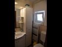 Apartementen Ema - 30m from the sea A1(4), A2(2+1), A3(5) Murter - Eiland Murter  - Appartement - A2(2+1): badkamer met toilet