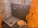 Vakantiehuizen Mario - with pool: H(6+2) Gata - Riviera Omis  - Kroatië  - H(6+2): badkamer met toilet