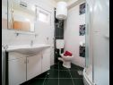 Apartementen Milica - sea view : A1(2+2), A2(2+2) Krilo Jesenice - Riviera Omis  - Appartement - A1(2+2): badkamer met toilet