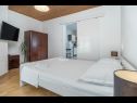 Apartementen Milica - sea view : A1(2+2), A2(2+2) Krilo Jesenice - Riviera Omis  - Appartement - A2(2+2): slaapkamer