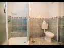 Apartementen Saga 2 - with swimming pool A6(4+1), A7 (2+2), A8 (4+1) Lokva Rogoznica - Riviera Omis  - Appartement - A7 (2+2): badkamer met toilet