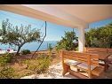 Apartementen May - with sea view: A1(2+2), A2(6)  Marusici - Riviera Omis  - terras (huis en omgeving)