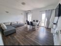 Apartementen May - with sea view: A1(2+2), A2(6)  Marusici - Riviera Omis  - Appartement - A2(6) : woonkamer