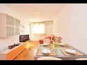 Apartementen Tam - with parking : A1(2+2) Omis - Riviera Omis  - Appartement - A1(2+2): woonkamer