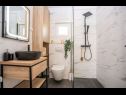 Apartementen Bruno - modern apartment with pool: A1(4+2) Ostrvica - Riviera Omis  - Appartement - A1(4+2): badkamer met toilet