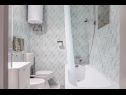 Apartementen Melissa - 150m from the beach: A1(4+2), A2(2+2) Pisak - Riviera Omis  - Appartement - A2(2+2): badkamer met toilet