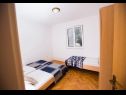 Apartementen Sea View - 250 m from sea: A1 Grande(7+1), A2 Vila Jadrana(2+1) Suhi Potok - Riviera Omis  - Appartement - A1 Grande(7+1): slaapkamer