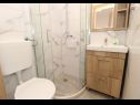 Apartementen UGA - perfect location: A1-Marin(4), A2 - Vito (3+1), SA3 -  Ivona(2), A4 -  Sanja(3+1), A5 - Božica (2+2), SA6 Grgur(2) Mandre - Eiland Pag  - Studio-appartment - SA6 Grgur(2): badkamer met toilet