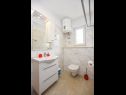 Apartementen Neve - 50 m from beach: A4(5), A5(5), A3(2+1) Mandre - Eiland Pag  - Appartement - A4(5): badkamer met toilet