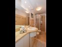 Vakantiehuizen Per H(10) Mandre - Eiland Pag  - Kroatië  - H(10): badkamer met toilet