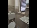 Apartementen Nives - great location: A1(6), A5(2), A6(2), A7(2), A2(4), A3(3), A4(3) Novalja - Eiland Pag  - Appartement - A2(4): badkamer met toilet