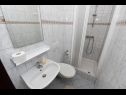 Apartementen Mark - 200 m from sea: M1(2+2), M2(2+2), M3(2+2), M4(2+2), M5(4+2) Novalja - Eiland Pag  - Appartement - M3(2+2): badkamer met toilet