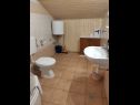 Apartementen Nives - great location: A1(6), A5(2), A6(2), A7(2), A2(4), A3(3), A4(3) Novalja - Eiland Pag  - Appartement - A1(6): badkamer met toilet
