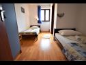 Apartementen Maja - peaceful and quiet location A1(4+1), A2(2+2) Dobropoljana - Eiland Pasman  - Appartement - A1(4+1): slaapkamer