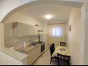 Apartementen Bor - 20 meters from beach: SA3(2+1), A1(4+1), A2(4+1) Kraj - Eiland Pasman  - Appartement - A2(4+1): keuken en eetkamer