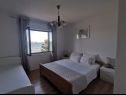 Apartementen Dijana - right next to the beach: A1-prizemlje(5), A2-prizemlje (2), A3 (2+2) Tkon - Eiland Pasman  - Appartement - A1-prizemlje(5): slaapkamer