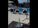 Apartementen Markle - swimming pool and sunbeds A1(2+2), A2(4+1), A3(2+2), A4(4+1), A5(2+2), A6(4+1) Banjol - Eiland Rab  - Appartement - A5(2+2): zwembad