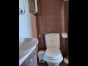 Apartementen Pero - 50 m from sea : A1 Ljiljana(4), SA2(2), A3 Lea(2) Banjol - Eiland Rab  - Studio-appartment - SA2(2): badkamer met toilet