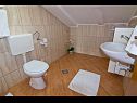 Apartementen Ankica - pool & garden A1(9), A2(8) Kampor - Eiland Rab  - Appartement - A2(8): badkamer met toilet