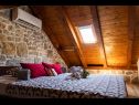Vakantiehuizen Three holiday homes: H1 Azur (4), H2 Wood (4), H3 Ston (4+2) Orebic - Schiereiland Peljesac  - Kroatië  - H2 Wood (4): slaapkamer