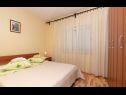 Apartementen Zdravko - comfortable & close to the sea: A1(4), A2(2+1), A3(4), A4(2+1) Orebic - Schiereiland Peljesac  - Appartement - A2(2+1): slaapkamer