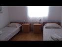 Apartementen Dia - 200 m from beach: A1 donji (6), A2 gornji(4+2) Primosten - Riviera Sibenik  - Appartement - A1 donji (6): slaapkamer