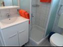 Apartementen Marko - 30m from beach; A1(2+2), A2(2+2), A3(2+2), A4(2+2) Rogoznica - Riviera Sibenik  - Appartement - A4(2+2): badkamer met toilet