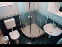 Vakantiehuizen Mary - with pool: H(8) Rogoznica - Riviera Sibenik  - Kroatië  - H(8): badkamer met toilet