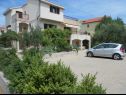Apartementen Desy - free parking & BBQ: SA1(2+2), SA2(2+2), A3(4+2) Srima - Riviera Sibenik  - huis