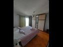 Apartementen Ante - 10 m from sea: A1(6) Srima - Riviera Sibenik  - Appartement - A1(6): slaapkamer