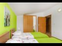 Apartementen Malaga - comfortable and free parking: A2 B(4+1), SA C(2+1), SA D(2+0), SA E(2+1) Tribunj - Riviera Sibenik  - Appartement - A2 B(4+1): 