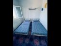 Apartementen Modesty - comfortable : A1(4) Necujam - Eiland Solta  - Appartement - A1(4): slaapkamer