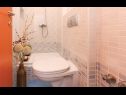 Vakantiehuizen Peace - rustic and dalmatian stone: H(7+3) Kastel Sucurac - Riviera Split  - Kroatië  - H(7+3): badkamer met toilet
