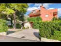 Apartementen Vini- beautiful garden and terrase A4(4+2) Podstrana - Riviera Split  - huis