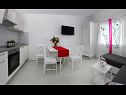 Apartementen Anamarija - garden terrace : A1(4) Split - Riviera Split  - Appartement - A1(4): keuken en eetkamer