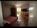 Apartementen Dragi - adults only: SA1(2), A2(2), A3(3) Split - Riviera Split  - Appartement - A2(2): slaapkamer