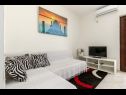 Apartementen Jurica - 300 m from sea: A1 Lea(2+1), A2 Roko(2+1) Split - Riviera Split  - Appartement - A2 Roko(2+1): woonkamer