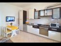 Apartementen Karmen - close to the center : A1(4+2) Split - Riviera Split  - Appartement - A1(4+2): keuken en eetkamer