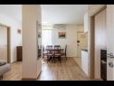 Apartementen Neda - charming and comfy : A1(3) Split - Riviera Split  - Appartement - A1(3): eetkamer