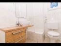 Vakantiehuizen Bože - 10m from the sea: H(10+2) Drvenik Mali (Eiland Drvenik Mali) - Riviera Trogir  - Kroatië  - H(10+2): badkamer met toilet