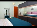 Apartementen Zeljko - with pool : A1(6) Marina - Riviera Trogir  - Appartement - A1(6): slaapkamer