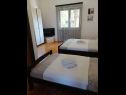 Apartementen Anka- comfortable and affordable A2(3+2), A1(6) Marina - Riviera Trogir  - Appartement - A2(3+2): slaapkamer