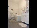 Apartementen Anka- comfortable and affordable A2(3+2), A1(6) Marina - Riviera Trogir  - Appartement - A1(6): badkamer met toilet